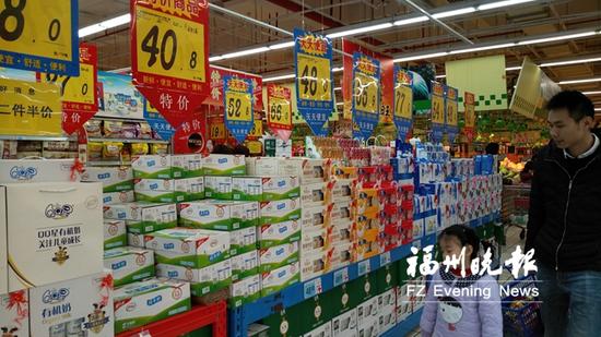 不少品牌牛奶都在促销